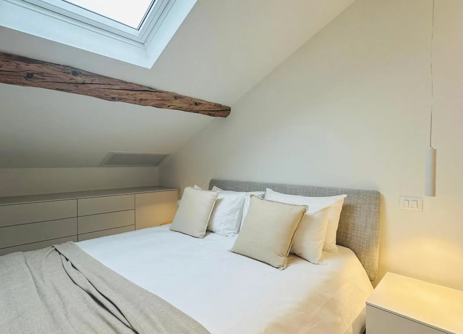 Apartment Ferienwohnung Mansarda San Gregorio Mailand Italien